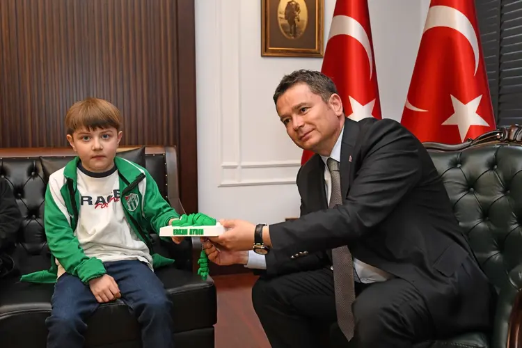 DMD Hastası Yağız Efe’ye Başkan Aydın’dan Destek — Osmangazi Belediyesi